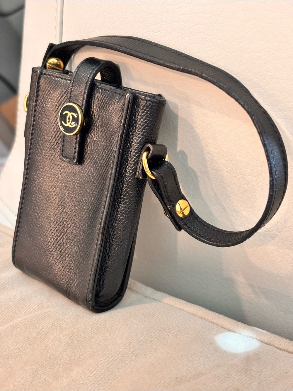 CHANEL Black Leather Vintage Y2K CC Phone Holder / Belt Accessory W/ COA - Picture 5 of 14